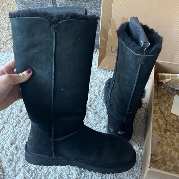 Ugh Women’s Bailey Button Triplet Boot - Picture 4 of 7